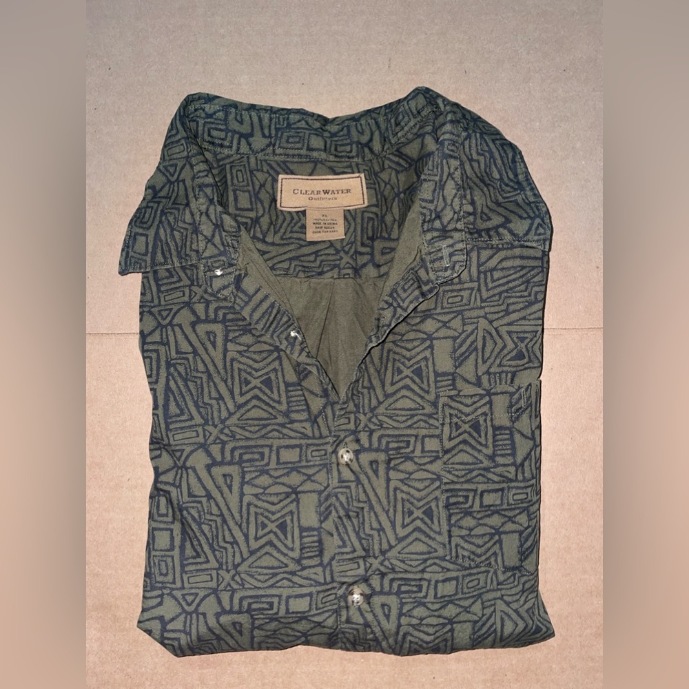 ClearWater Outfitters Green Designed shirt